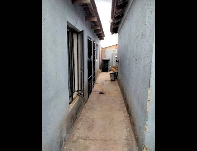 3 BEDROOM HOUSE FOR SALE IN SLOVOVILLE